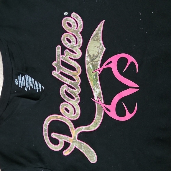 Realtree Black & Pink Camo Crop Top Size Small - Picture 2 of 3
